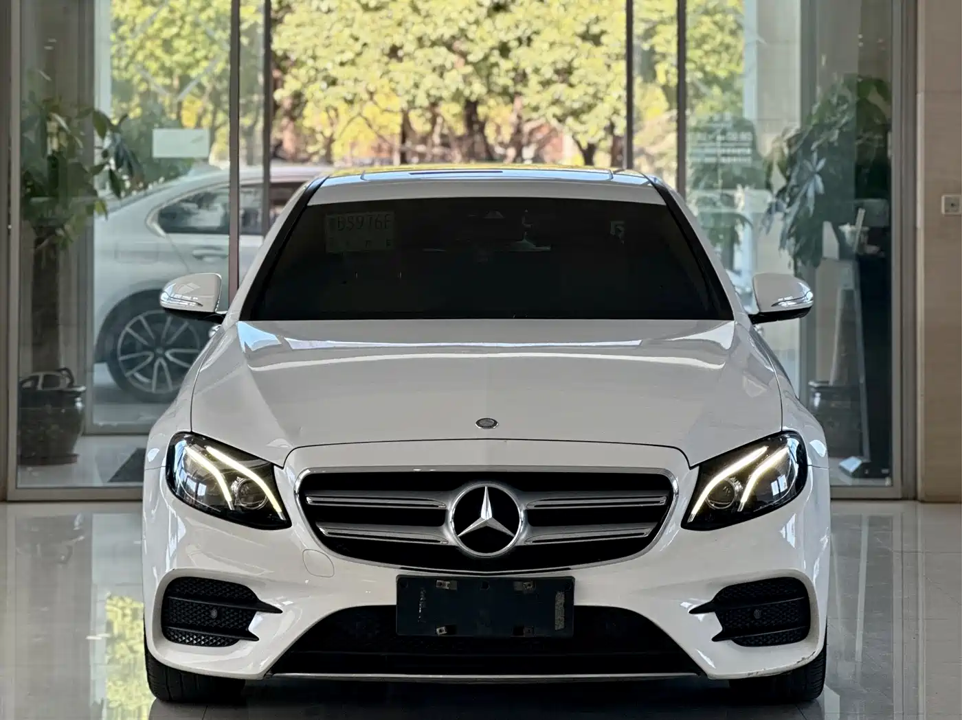 Mercedes-Benz E-Class 2017 E 200 L 4MATIC фото 2