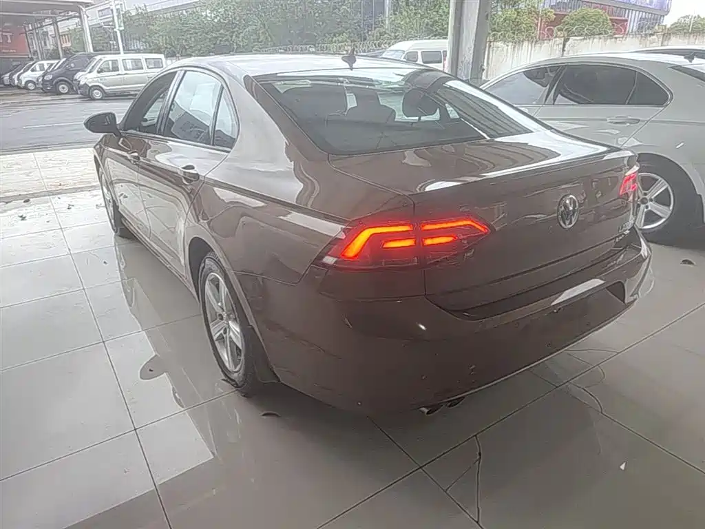 Volkswagen Lamando 2015 230TSI DSG Style фото 5