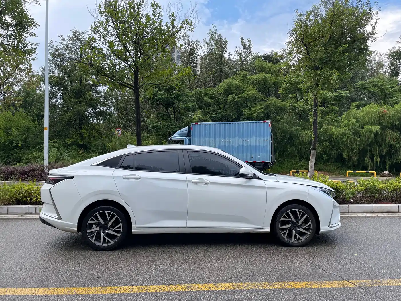 Фото 16 - Dongfeng Aeolus Yixuan