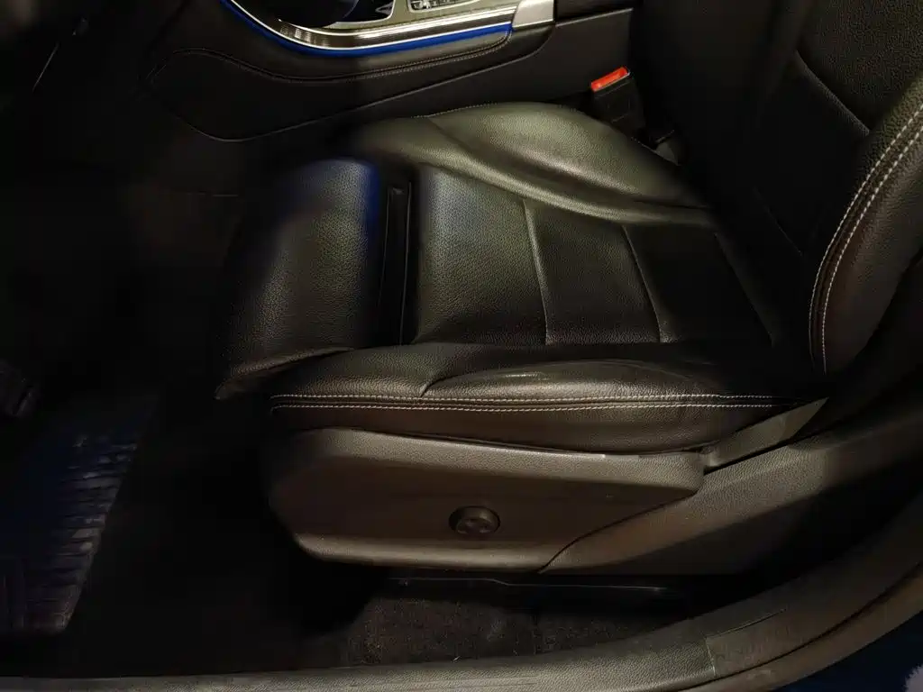 Фото 20 - Mercedes-Benz GLC