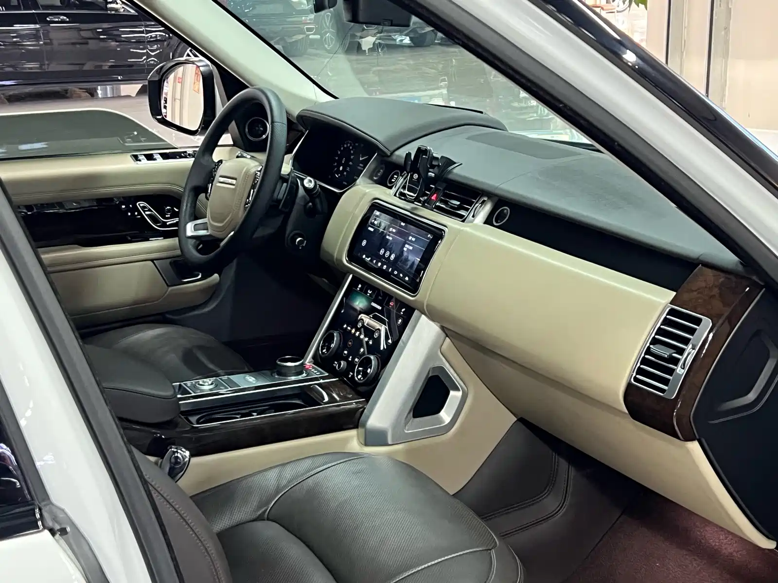 Фото 9 - Land Rover Range Rover