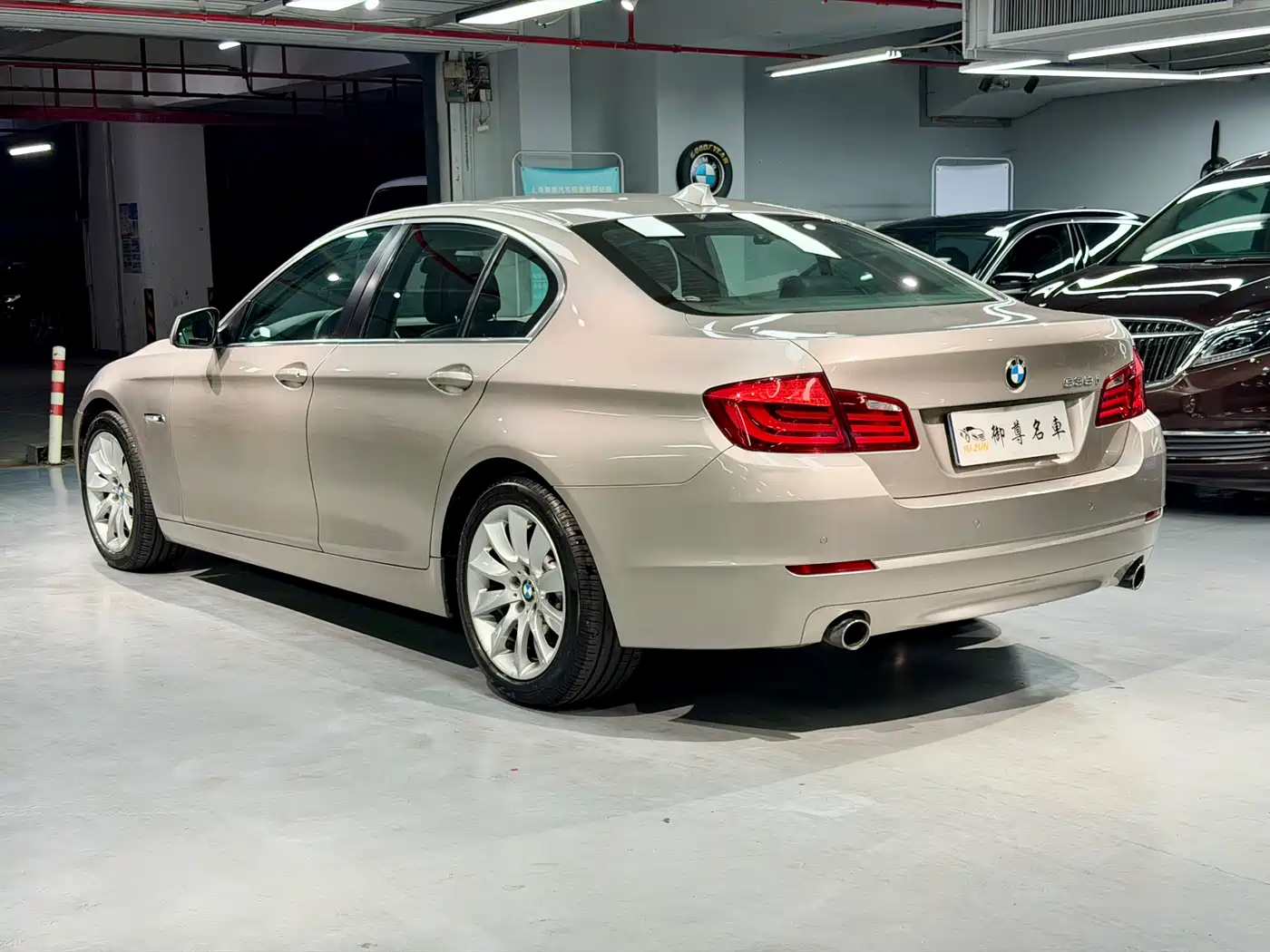 BMW 5 Series (Import) 2011 535i Luxury Sport фото 5