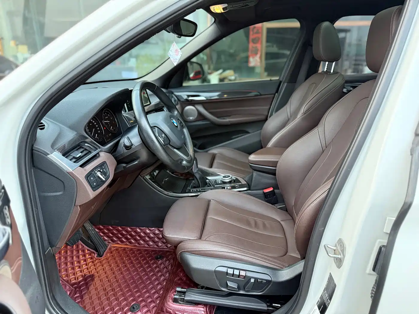 BMW X1 2018 sDrive18Li Premium Model фото 4