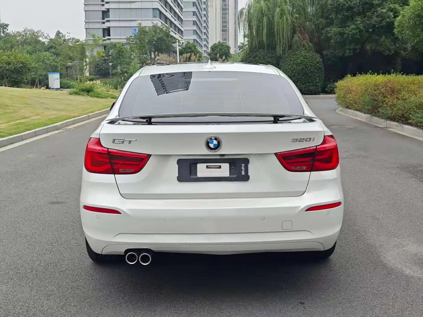 BMW 3 Series GT 2018 320i Fashion фото 6