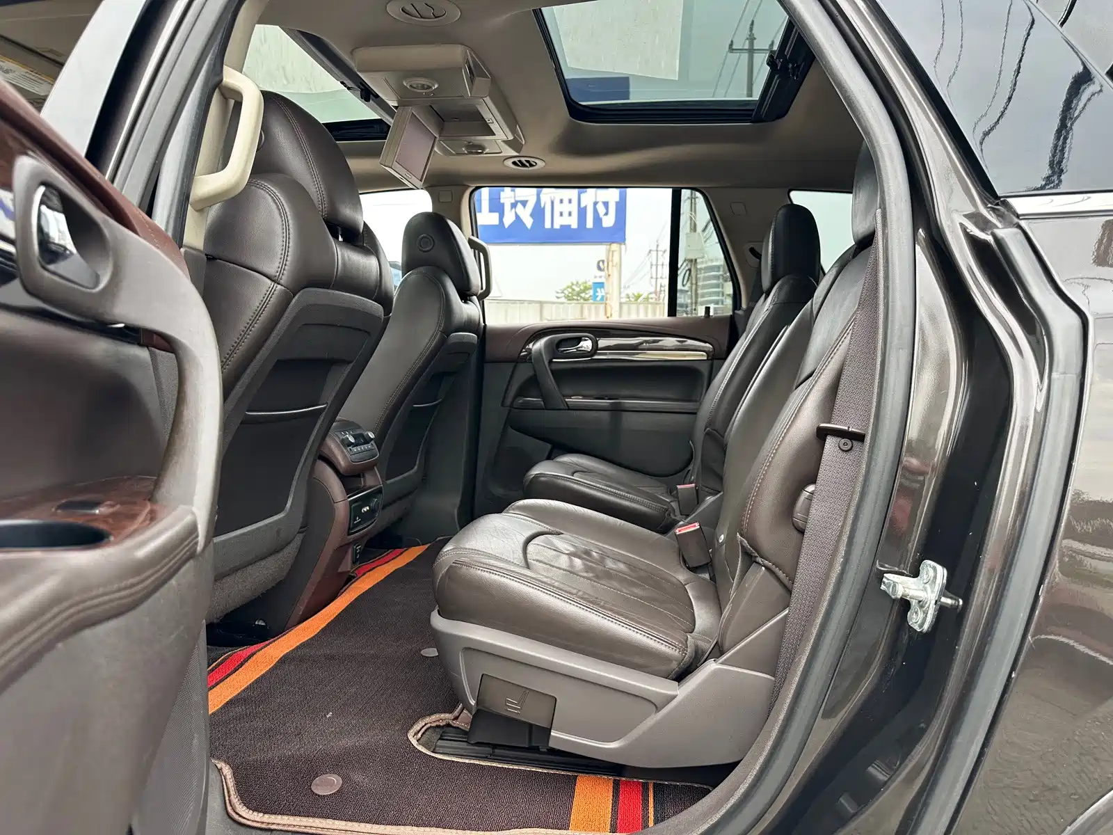 Фото 15 - Buick Enclave