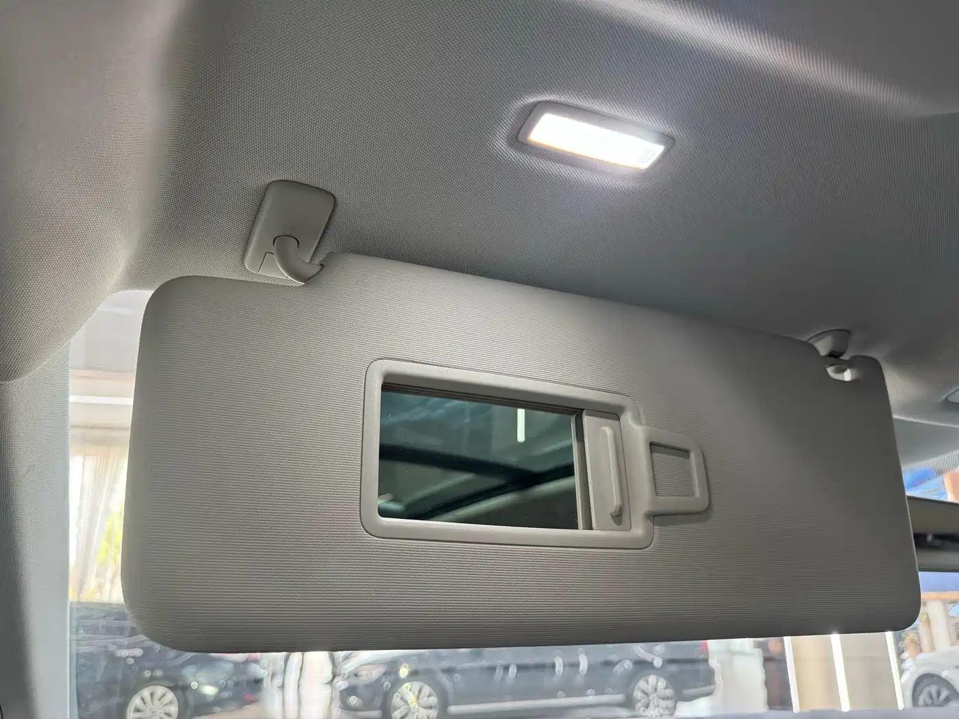Volkswagen Viloran 2022 330TSI Luxury Edition фото 32