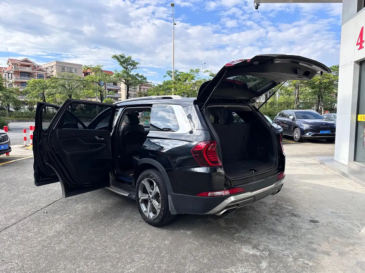 Фото 24 - Hyundai Santa Fe