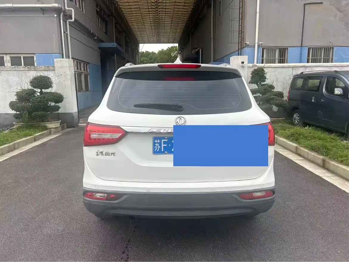 Dongfeng Fengguang Fengguang 580 2017 2017 1.5T CVT Comfort Version