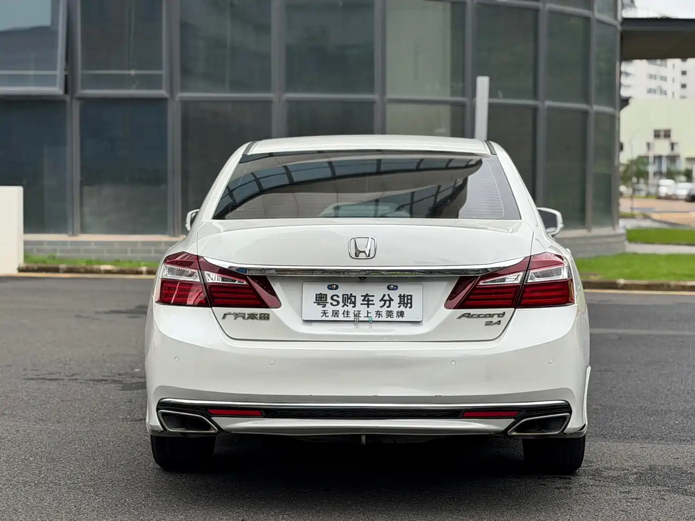 Фото 8 - Honda Accord