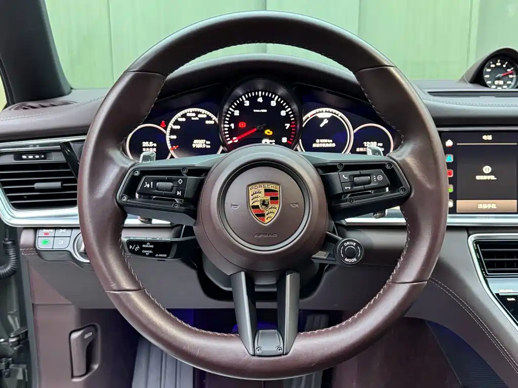 Фото 11 - Porsche Panamera