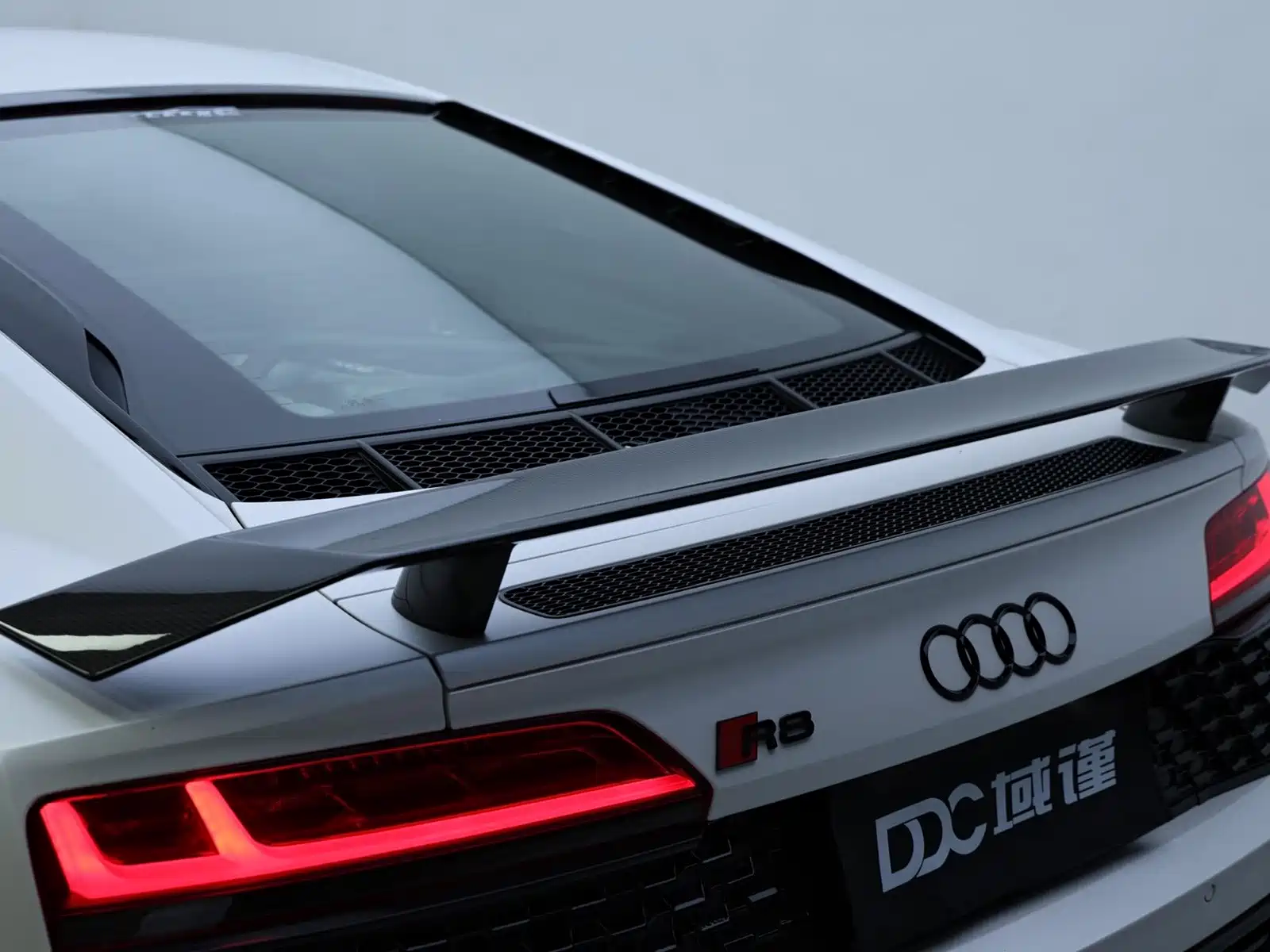 Фото 10 - Audi R8