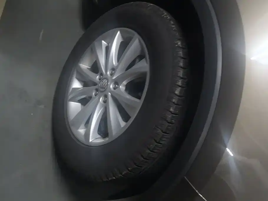 Фото 6 - Buick Envision Plus