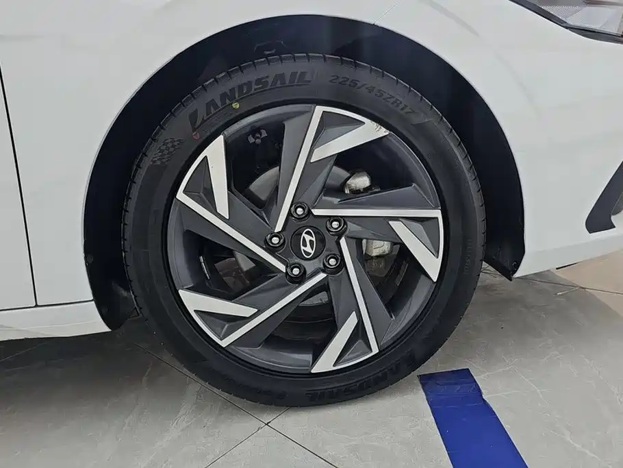 صورة 6 - Hyundai Elantra