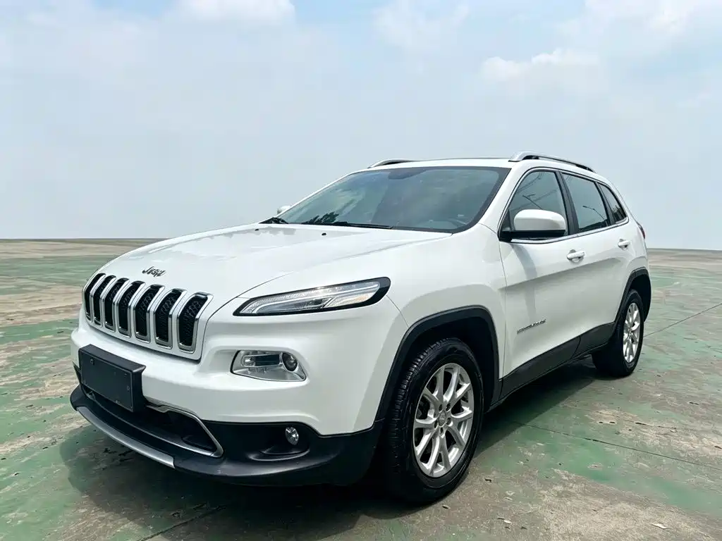 Jeep Cherokee 2017 2.0L Superior Edition