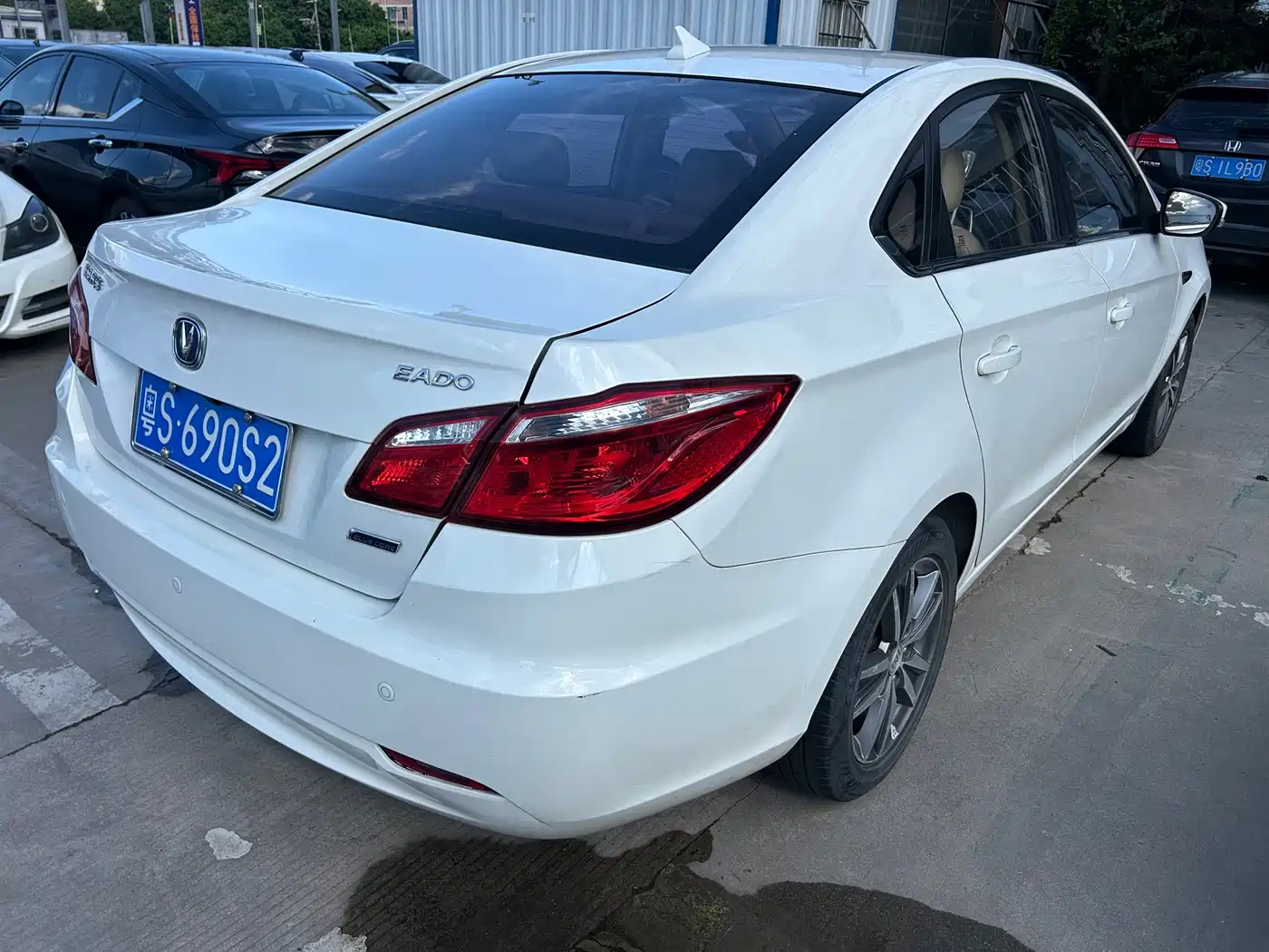 Photo 3 - Changan Eado