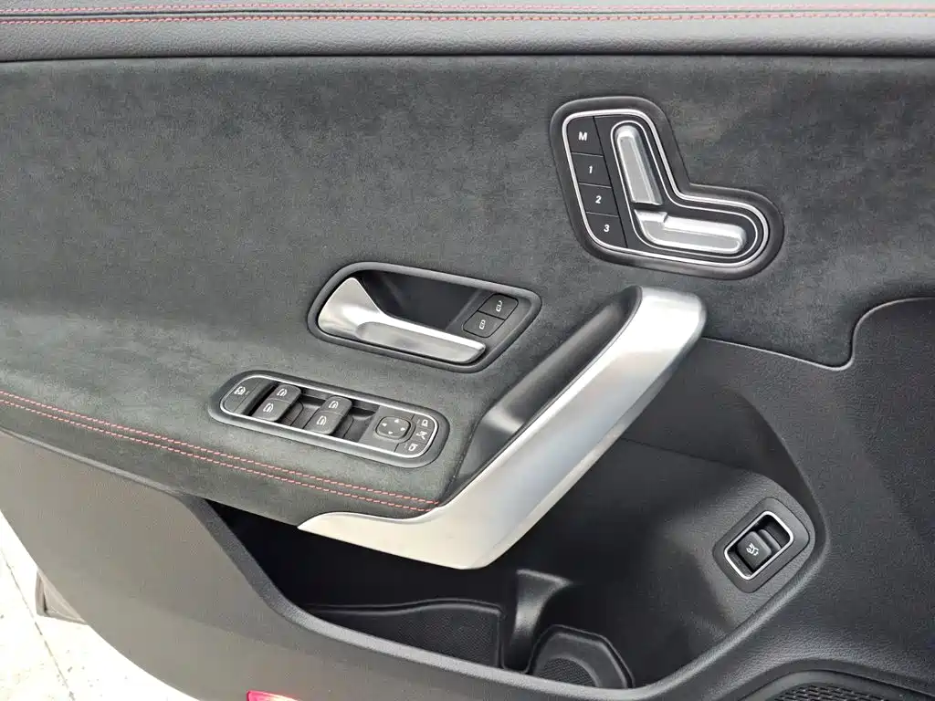 Mercedes-Benz CLA (Import) 2024 2024 CLA 200 Shooting Brake