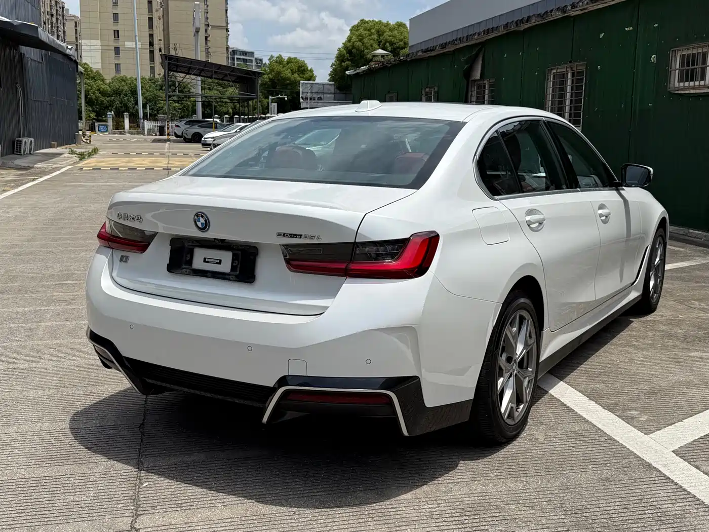 BMW i3 2022 eDrive 35 L фото 16