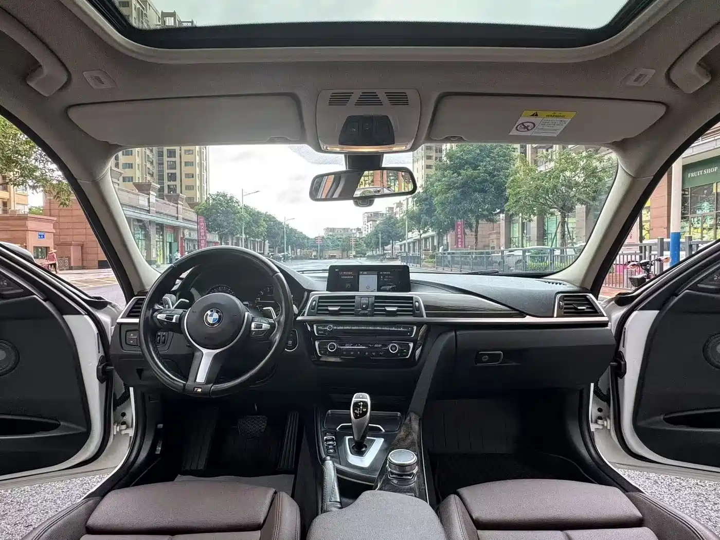BMW 3 Series 2019 320Li M Sport Black Night Edition фото 12
