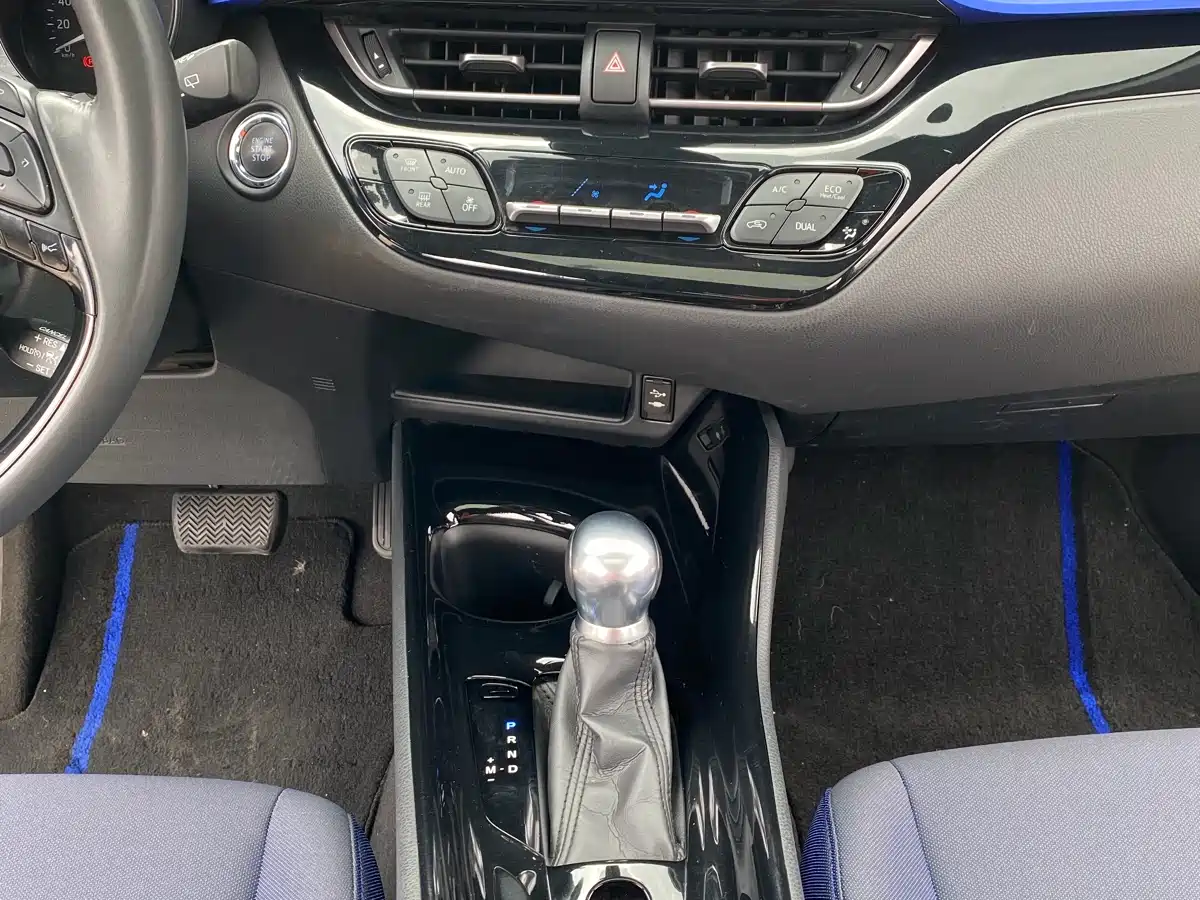 Toyota C-HR 2018 Model 2.0L Luxury Sunroof Version China V фото 10