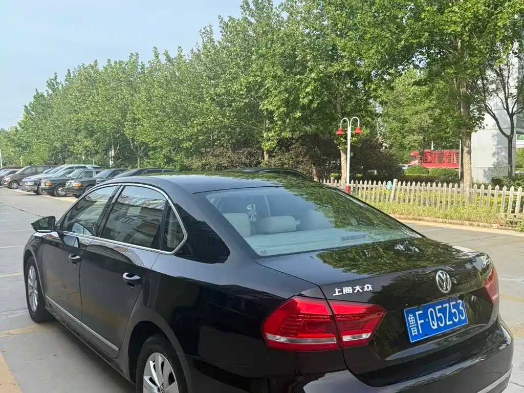 Volkswagen Passat 2011 2011 1.8TSI DSG Royal Edition