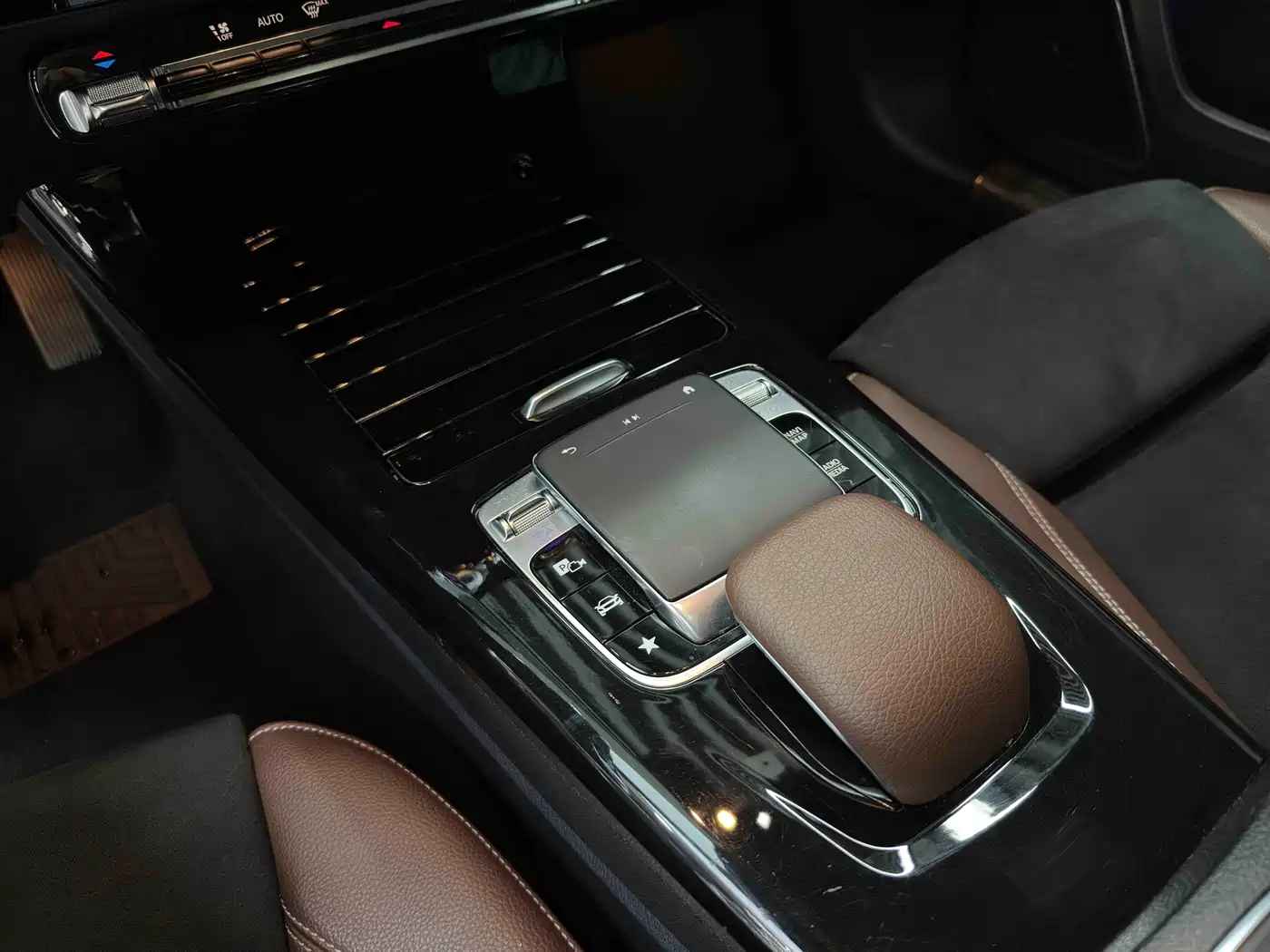 Mercedes-Benz A-Class 2019 A 200 L Sport Sedan фото 16