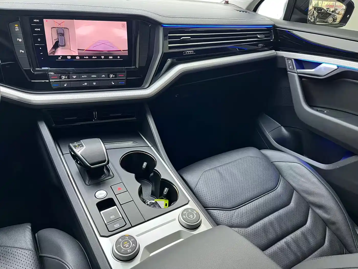 Volkswagen Touareg 2021 2.0TSI Pilot Special Edition фото 12