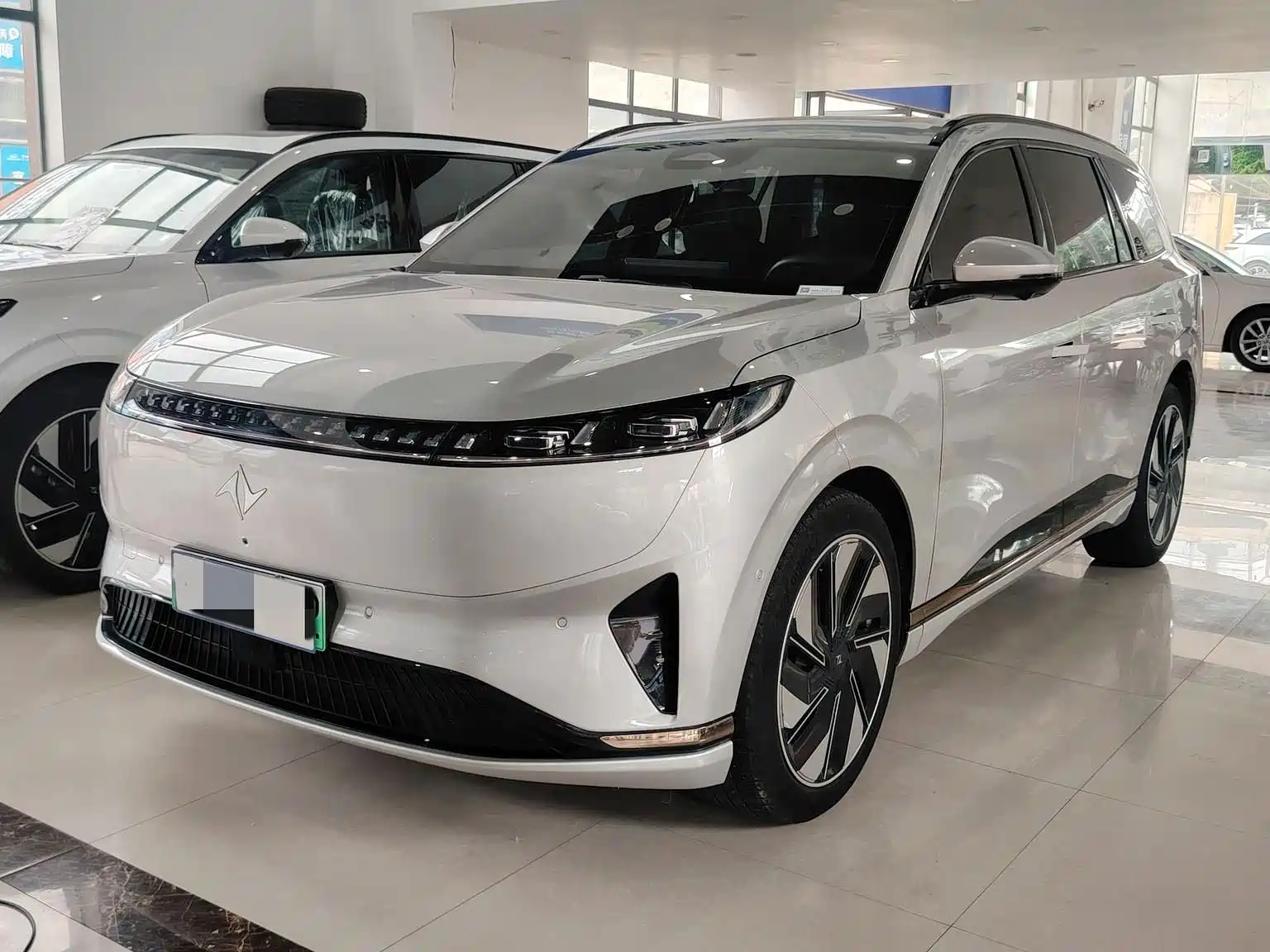 Фото 1 - Dongfeng Yipai eπ008