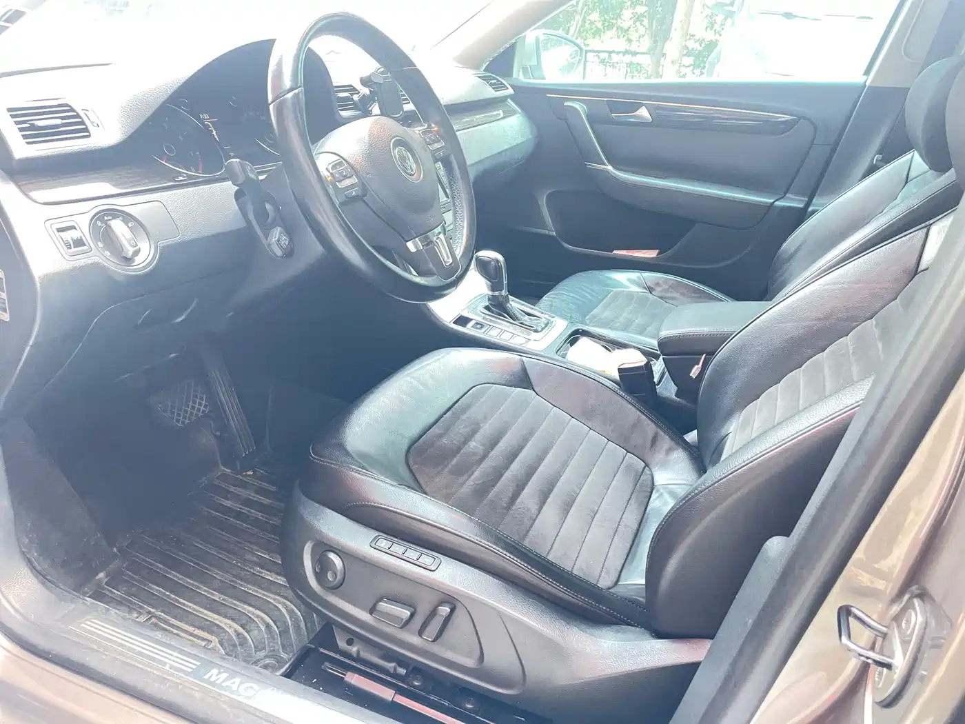Volkswagen Magotan 2012 Facelift 1.8TSI Luxury фото 6