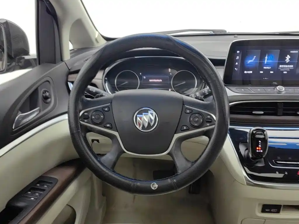 Фото 11 - Buick GL8