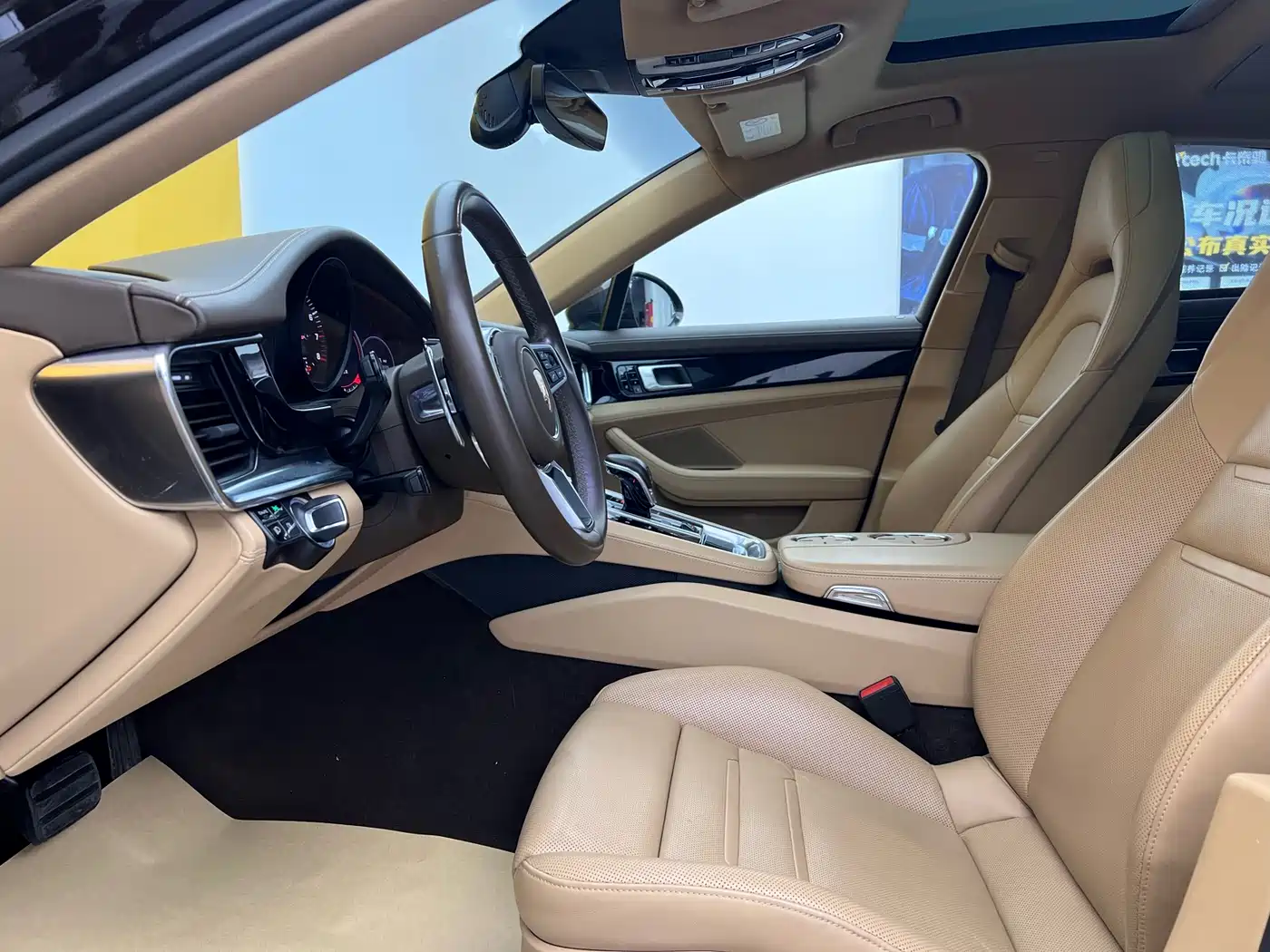Porsche Panamera 2017 Panamera 4 Executive Long Wheelbase 3.0T фото 3