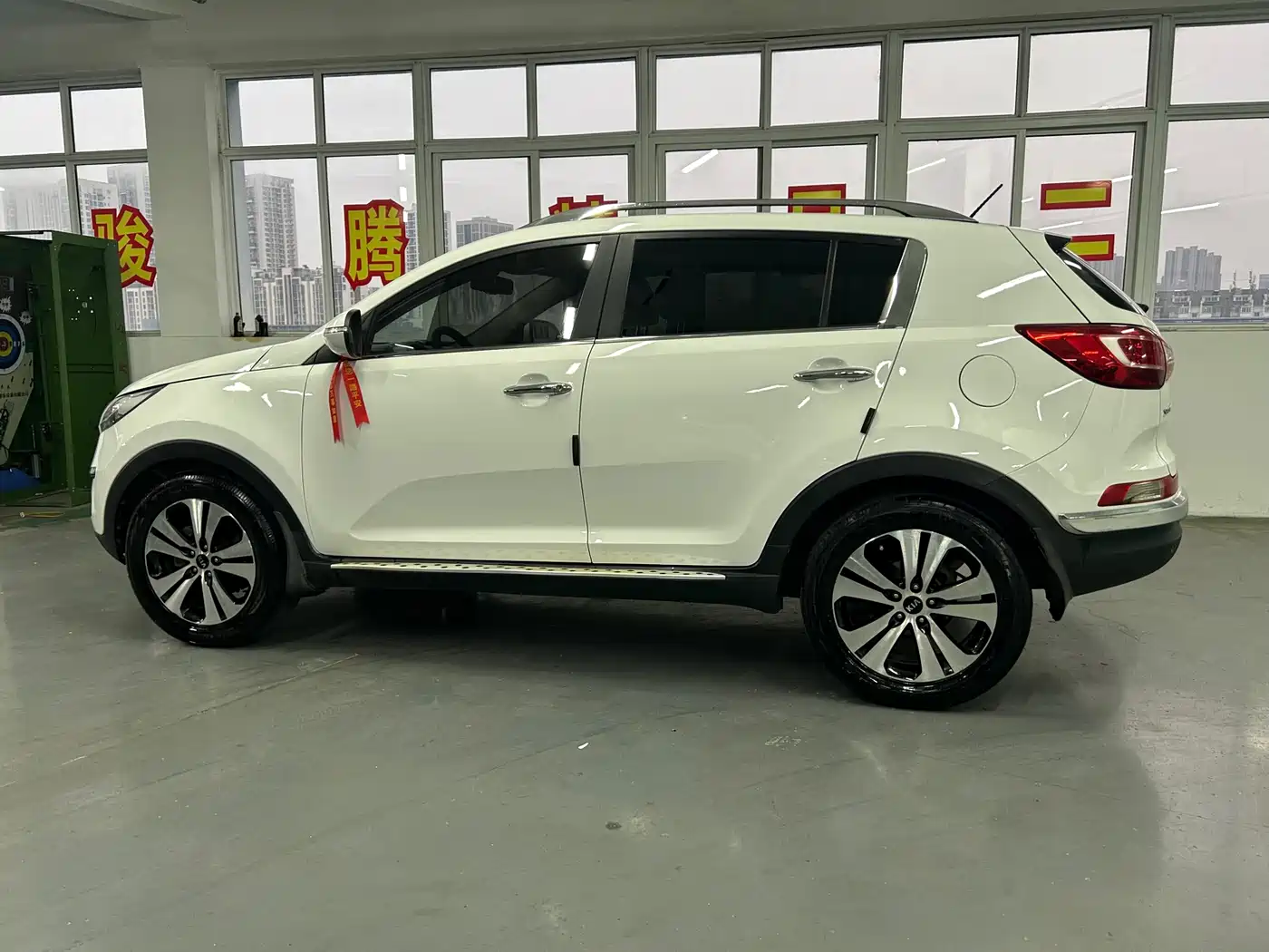 Kia Sportage 2011 2.0L Automatic 2WD Premium фото 9