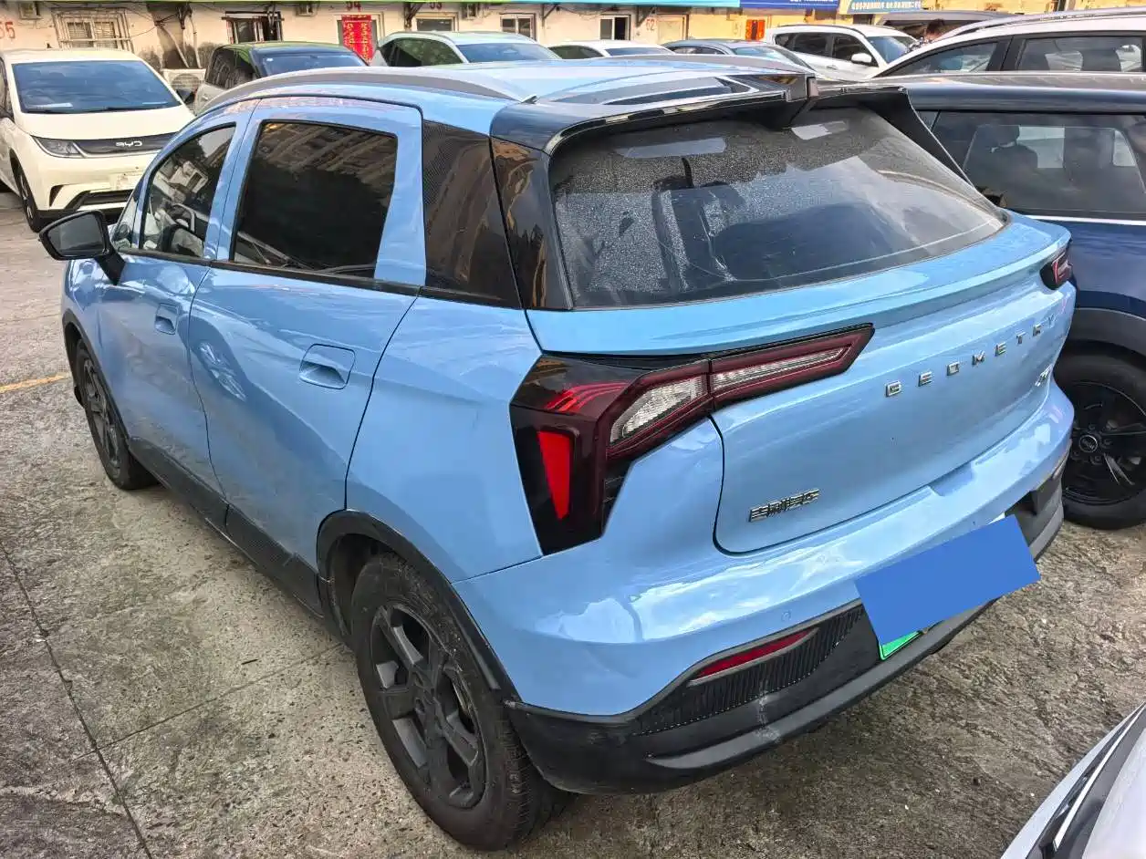 Фото 6 - Geely Geometry E Firefly