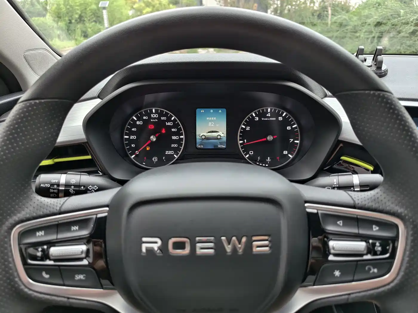 Фото 14 - Roewe i5