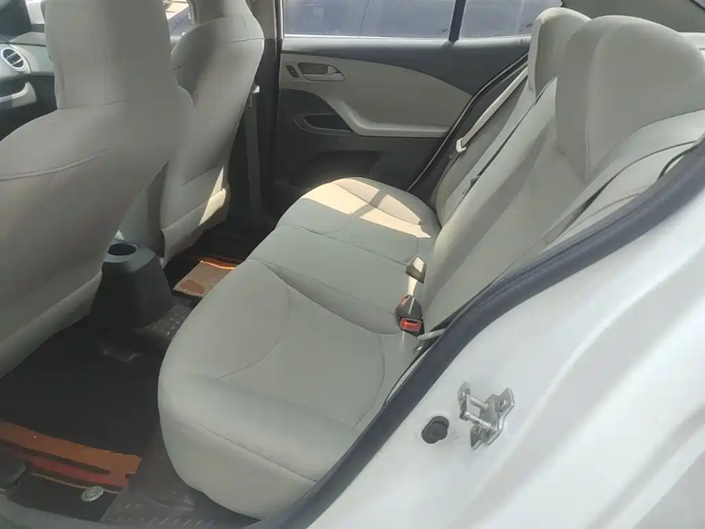 Chevrolet Sail 2015 Sail 3 1.3L Manual Ideal Edition фото 17