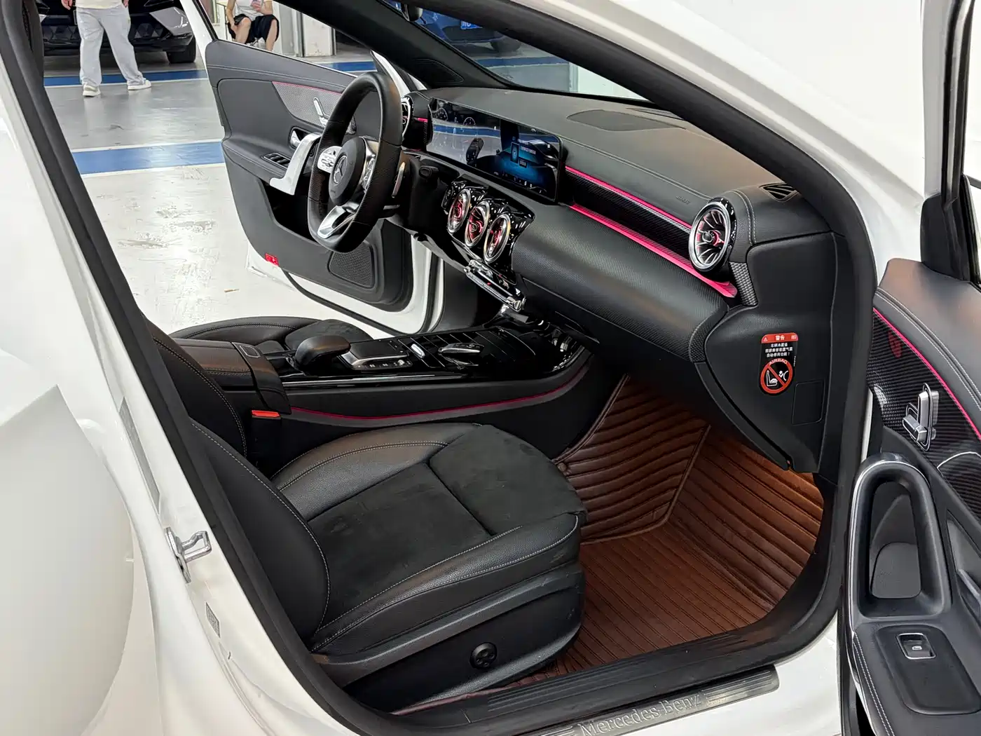 Mercedes-Benz A-Class 2021 A 200 L Sport Sedan Fashion Edition фото 5