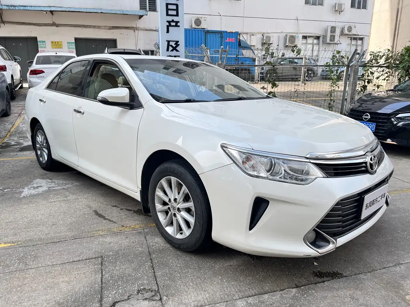 Toyota Camry 2016 2.0G 10th Anniversary Leading Edition фото 3
