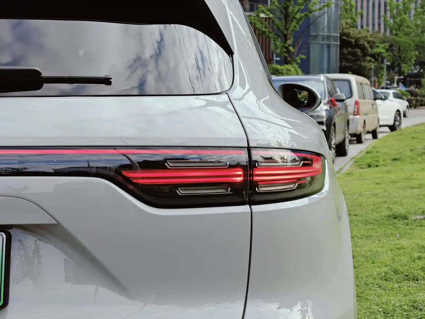 Porsche Cayenne New Energy 2023 Cayenne E-Hybrid 2.0T Platinum Edition фото 20