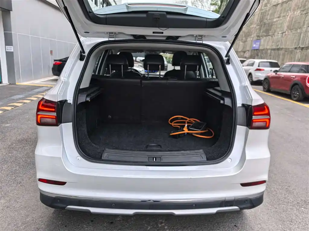 ROEWE RX5 NEW ENERGY