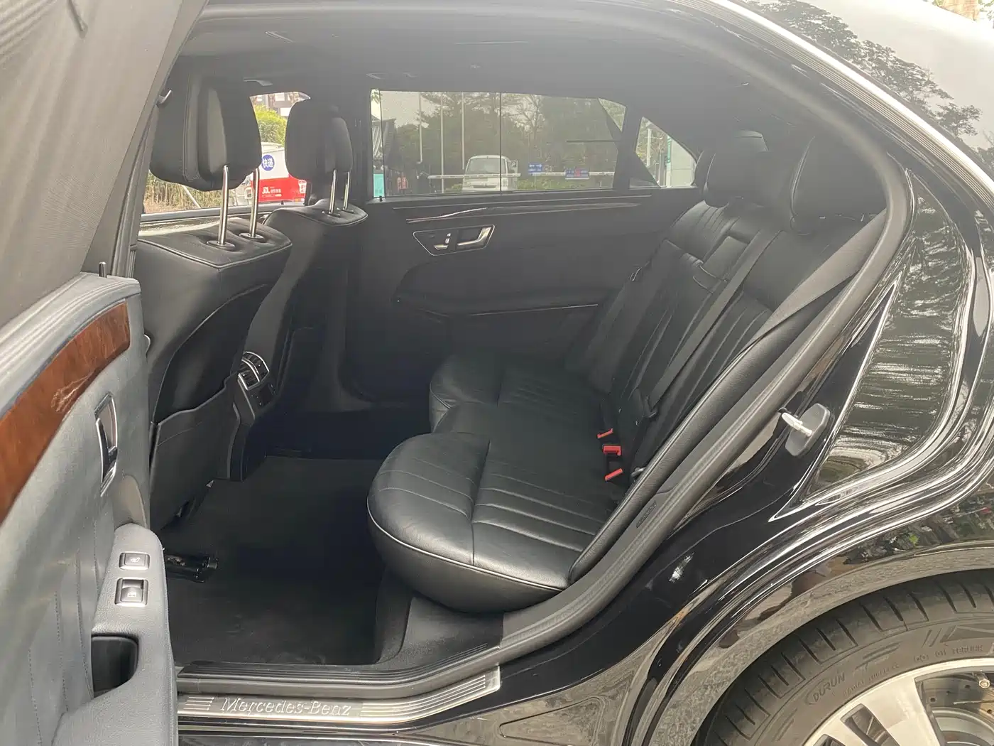 Mercedes-Benz E-Class 2015 E 320 L Luxury 4MATIC фото 5