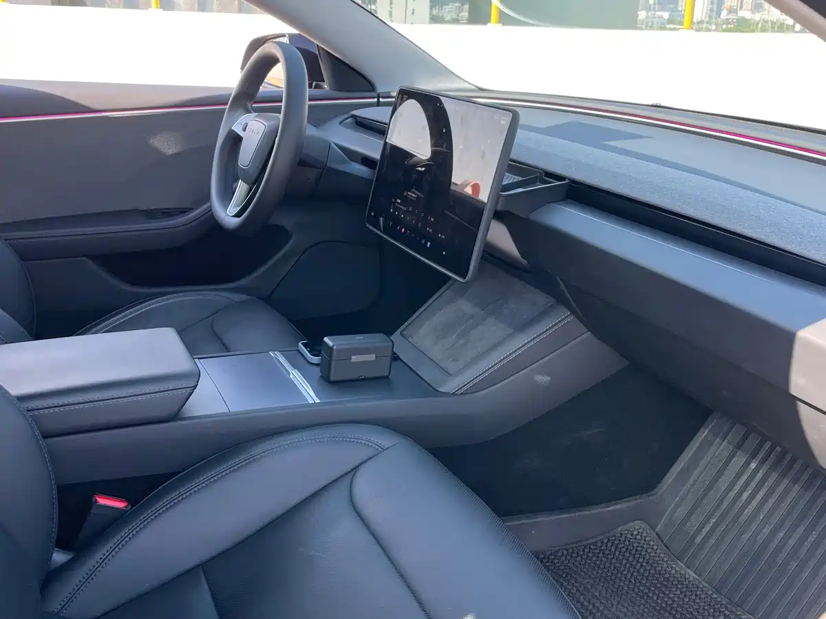 Фото 9 - Tesla Model 3