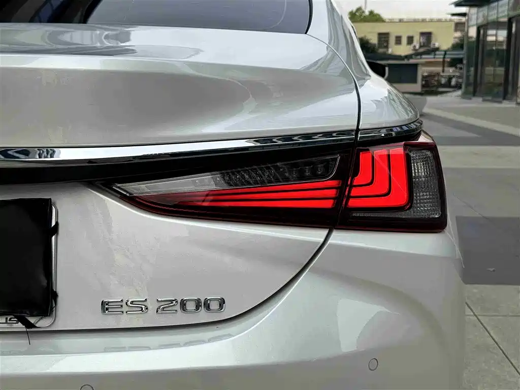 Lexus ES 2022 200 Excellence Edition фото 25