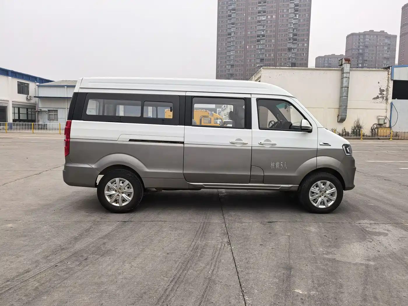 Jinbei New Hiace S 2021 2021 1.5L Fortune Central Air-conditioned Passenger Vehicle China VI SWC15M