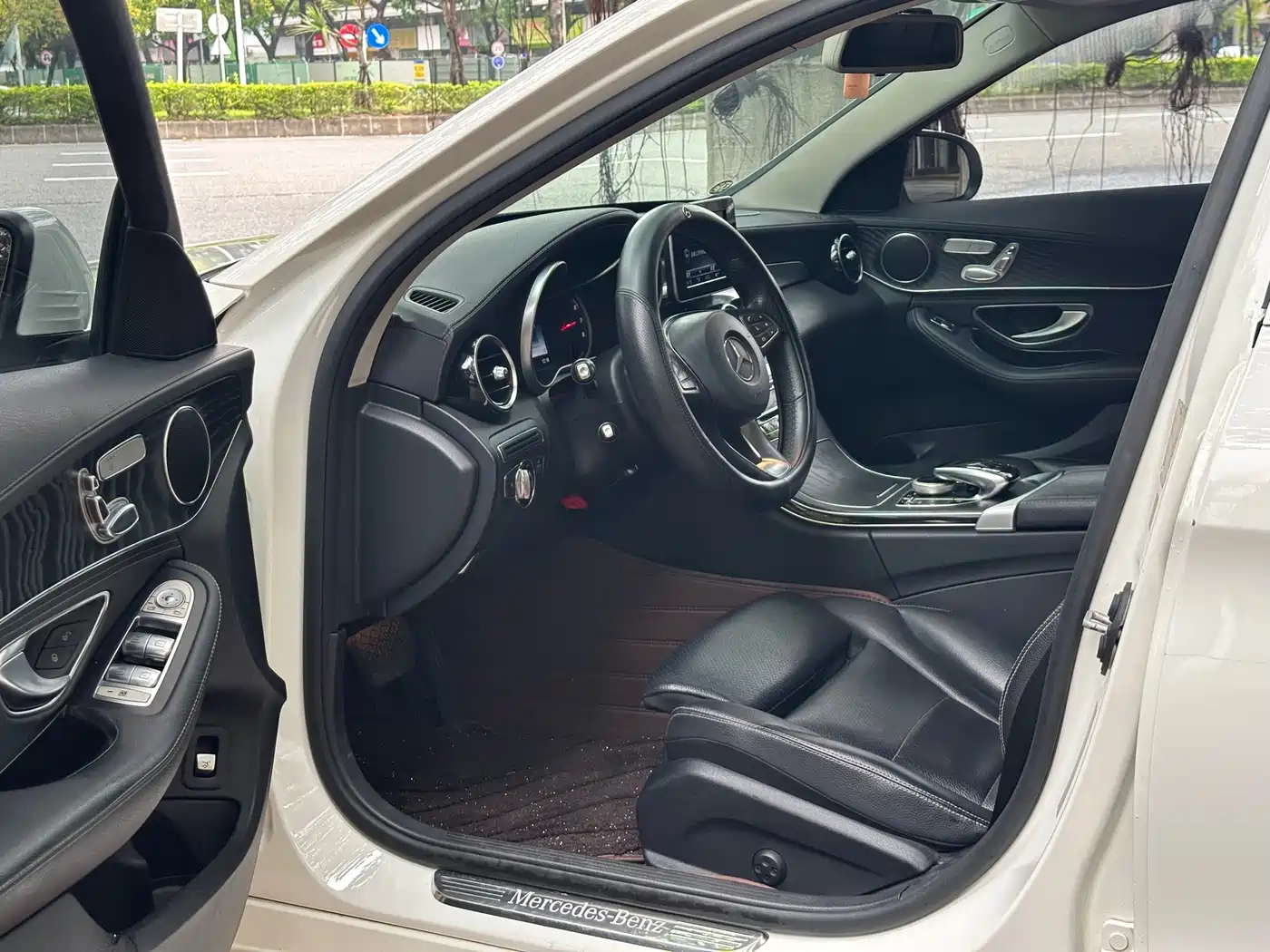 Mercedes-Benz C-Class 2015 C 200 L Sport фото 6