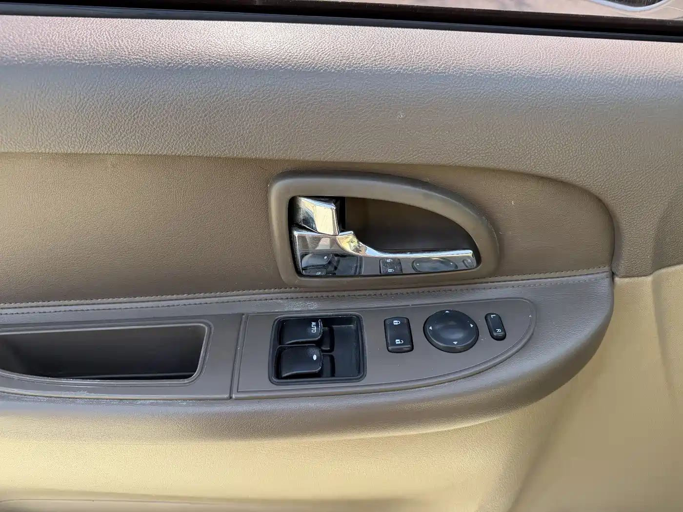 Buick GL8 2014 2.4L Classic Edition фото 4