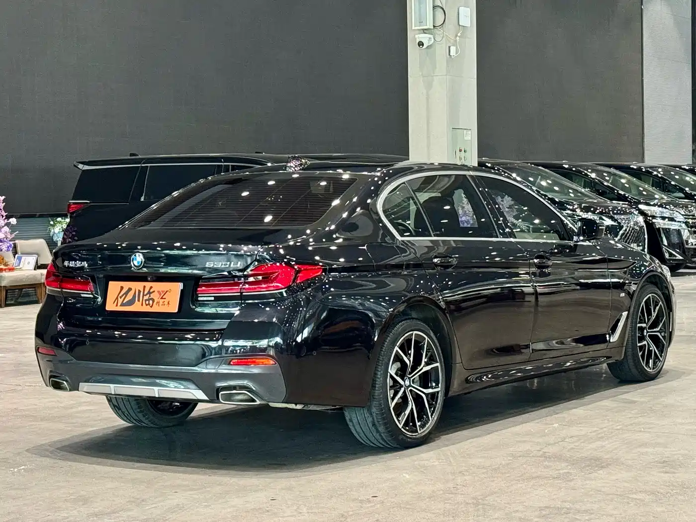 BMW 5 Series 2023 530Li Premium M Sport Package фото 16