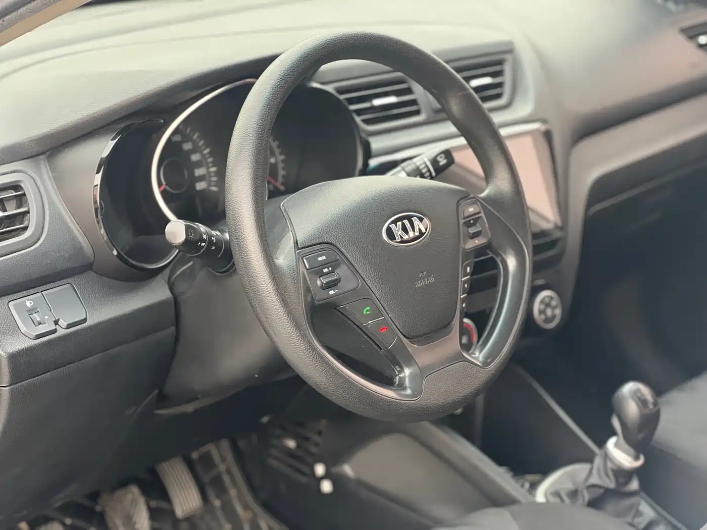Kia K2 2015 Sedan 1.4L MT GLS фото 5