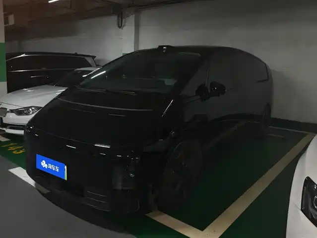 Li Auto MEGA 2024 Ultra