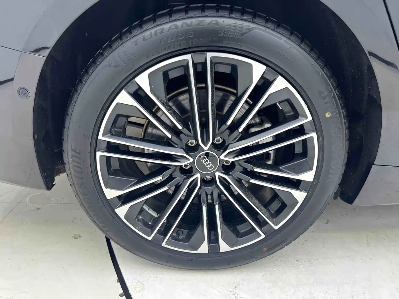 Audi A6L 2023 55 TFSI quattro Exclusive Elegance фото 18