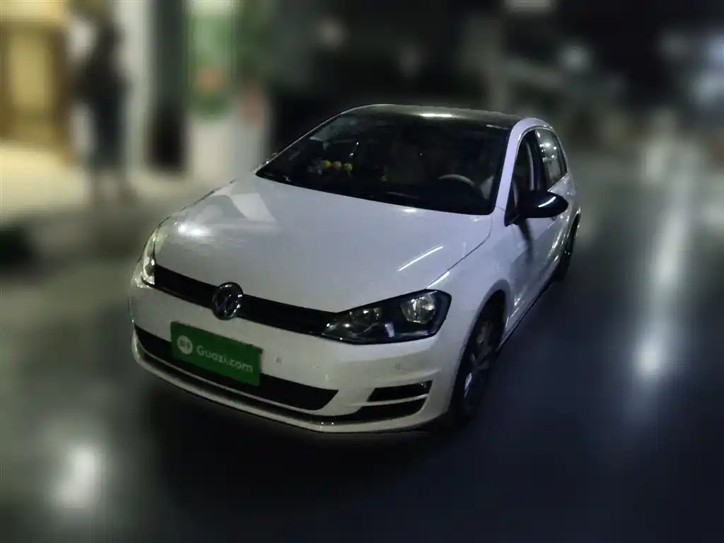 Volkswagen Golf 2017 230TSI Auto Luxury Millionth Anniversary Edition фото 2