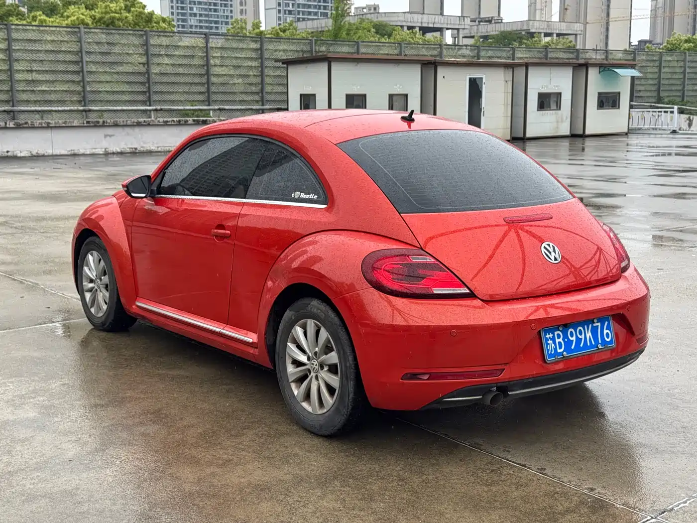 Volkswagen Beetle 2016 Model 180TSI Club Edition фото 6